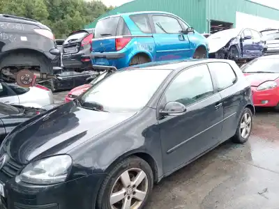 Véhicule à la ferraille VOLKSWAGEN GOLF V (1K1)  de l'année 2007 alimenté BKC,BLS,BXE