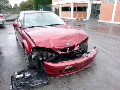 Sloopvoertuig bmw 3 (e46) 320 i van het jaar 2001 aangedreven m54 b22 (226s1)