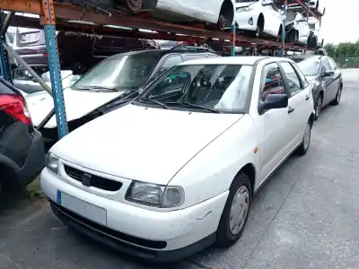 Sloopvoertuig SEAT IBIZA II (6K1)  van het jaar 1998 aangedreven 1Y