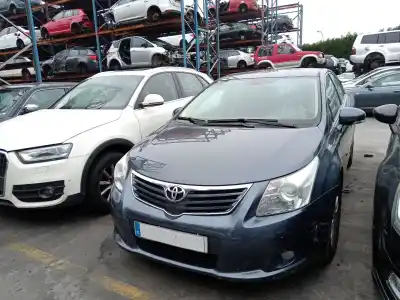 Sloopvoertuig TOYOTA AVENSIS SEDÁN (_T27_)  van het jaar 2011 aangedreven 1AD-FTV