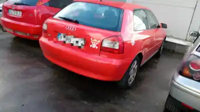 Veículo de Sucata audi a3 (8l1) 1.6 do ano 2003 alimentado avu,bfq