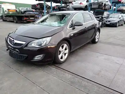 Sloopvoertuig opel astra j gtc 2.0 cdti (08) van het jaar 2012 aangedreven a 20 dth