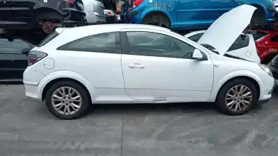Veículo de Sucata opel astra h gtc (a04) 1.7 cdti (l08) do ano 2010 alimentado z 17 dth