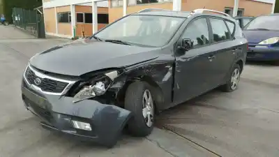 Veicolo di demolizione kia cee'd sw (ed) 1.6 crdi 115 dell'anno 2011 alimentato d4fb