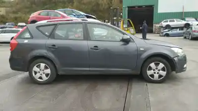 Veicolo di demolizione kia cee'd sw (ed) 1.6 crdi 115 dell'anno 2011 alimentato d4fb