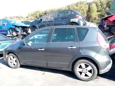 Scrapping Vehicle renault scénic iii (jz0/1_) 1.9 dci (jz0j, jz1j, jz1k, jz1s) of the year 2011 powered f9q 870,f9q 872