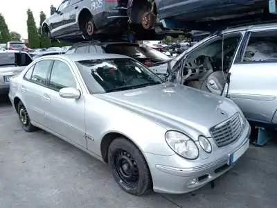 Sloopvoertuig MERCEDES-BENZ CLASE E (W211)  van het jaar 2003 aangedreven OM 647.961