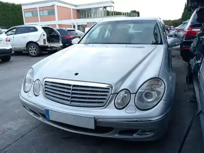 Sloopvoertuig mercedes-benz clase e (w211) e 270 cdi (211.016) van het jaar 2003 aangedreven om 647.961