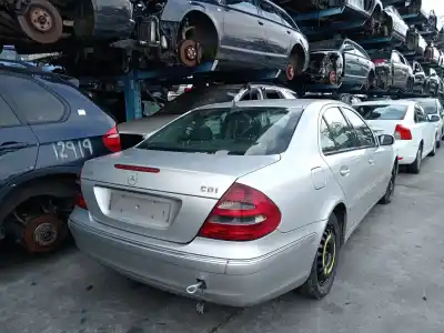Sloopvoertuig mercedes-benz clase e (w211) e 270 cdi (211.016) van het jaar 2003 aangedreven om 647.961