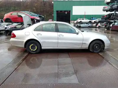 Sloopvoertuig mercedes-benz clase e (w211) e 270 cdi (211.016) van het jaar 2003 aangedreven om 647.961