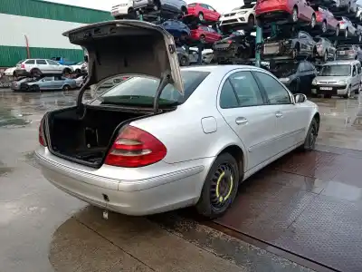 Sloopvoertuig mercedes-benz clase e (w211) e 270 cdi (211.016) van het jaar 2003 aangedreven om 647.961