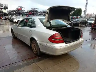 Sloopvoertuig mercedes-benz clase e (w211) e 270 cdi (211.016) van het jaar 2003 aangedreven om 647.961