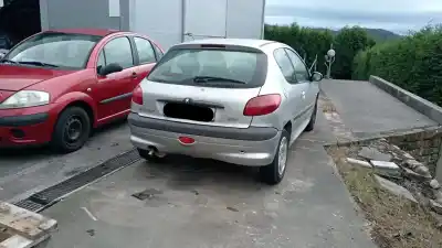 Sloopvoertuig PEUGEOT 206 FASTBACK (2A/C)  van het jaar 2002 aangedreven WJY (DW8B),WJZ (DW8)