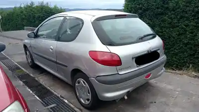 Sloopvoertuig peugeot 206 fastback (2a/c) 1.9 d van het jaar 2002 aangedreven wjy (dw8b),wjz (dw8)
