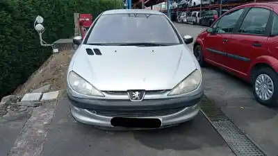 Sloopvoertuig peugeot 206 fastback (2a/c) 1.9 d van het jaar 2002 aangedreven wjy (dw8b),wjz (dw8)