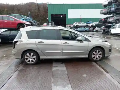 Véhicule à la ferraille PEUGEOT 308 SW I (4E_, 4H_)  de l'année 2012 alimenté 9HP