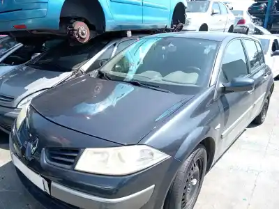 Véhicule à la ferraille RENAULT MEGANE II (BM0/1_, CM0/1_)  de l'année 2008 alimenté K9K 724