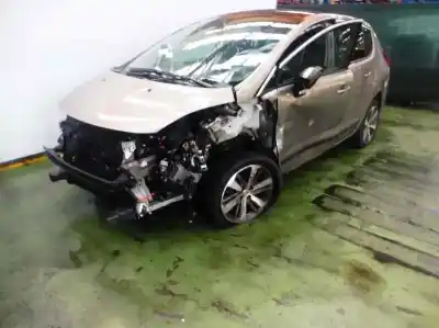 Veicolo di demolizione peugeot 3008 allure dell'anno 2015 alimentato bhz