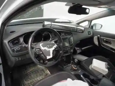 Veicolo di demolizione kia cee´d concept dell'anno 2014 alimentato d4fc