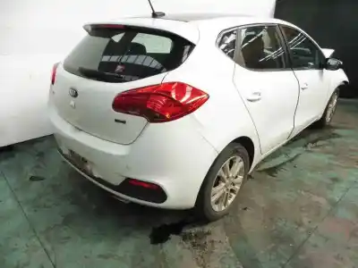 Veicolo di demolizione kia cee´d concept dell'anno 2014 alimentato d4fc