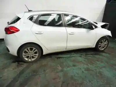 Veicolo di demolizione kia cee´d concept dell'anno 2014 alimentato d4fc