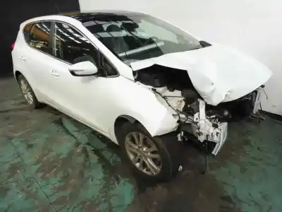 Veicolo di demolizione kia cee´d concept dell'anno 2014 alimentato d4fc