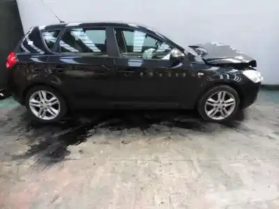 Vehicul casat kia cee´d active al anului 2007 alimentat d4fb