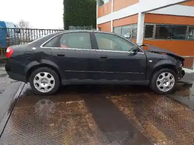 Sloopvoertuig AUDI A4 BERLINA (8E) 1.8 T van het jaar 2003 aangedreven BFB