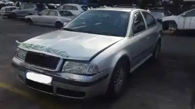 Veículo de Sucata skoda octavia berlina (1u2) ambiente do ano 2004 alimentado asv
