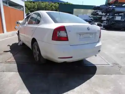 Veículo de Sucata skoda octavia berlina (1z3) family do ano 2011 alimentado cayc