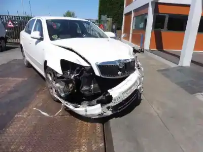 Veículo de Sucata skoda octavia berlina (1z3) family do ano 2011 alimentado cayc