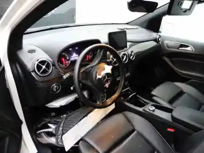 Veicolo di demolizione mercedes                                           clase b (w246)                                                                                                                                                                                                                                             b 200 cdi (246.208)                                                                                                                                                                                                                                        dell'anno 2018 alimentato 651930