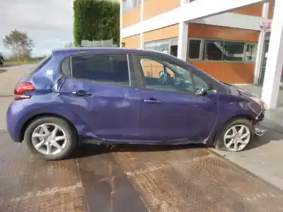 Vehículo de desguace PEUGEOT 208 Active del año 2015 con motor BH02