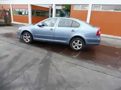 Veículo de Sucata SKODA OCTAVIA BERLINA (1Z3) Ambition do ano 2012 alimentado CBZB