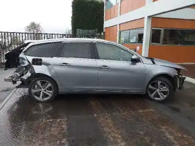 Verschrottungsfahrzeug PEUGEOT 308 Allure des Jahres 2018 angetrieben HN05