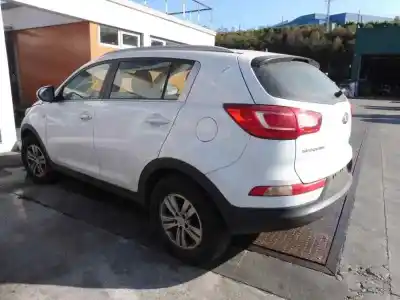 Veicolo di demolizione kia sportage concept 4x2 dell'anno 2013 alimentato g4fd