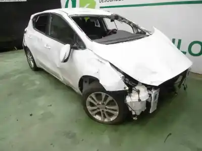 Veicolo di demolizione kia cee´d drive dell'anno 2015 alimentato d4fb