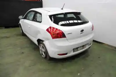 Vehicul casat kia cee´d emotion al anului 2011 alimentat d4fb