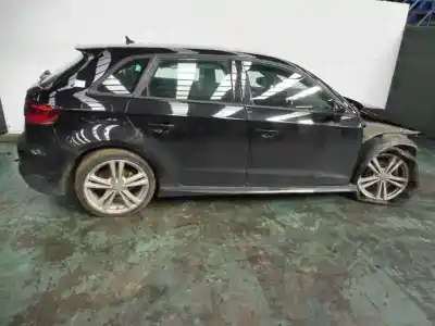 Veículo de Sucata audi a3 sportback (8va) attraction do ano 2015 alimentado crlb