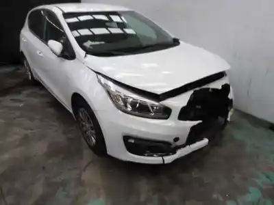 Sloopvoertuig kia cee´d concept van het jaar 2017 aangedreven d4fc