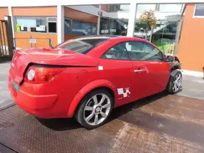 Sloopvoertuig renault megane ii coupe dynamique van het jaar 2006 aangedreven k4md8