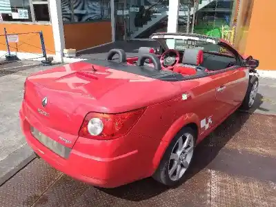 Sloopvoertuig renault megane ii coupe dynamique van het jaar 2006 aangedreven k4md8