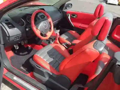 Sloopvoertuig renault megane ii coupe dynamique van het jaar 2006 aangedreven k4md8