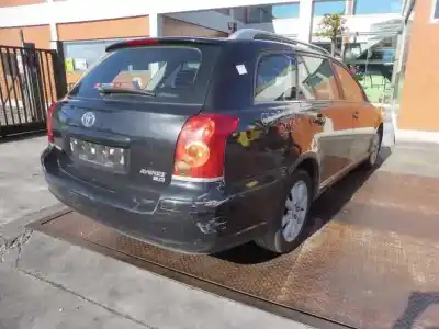 Véhicule à la ferraille toyota avensis wagon (t25) 2.0 sol de l'année 2004 alimenté 1azfse