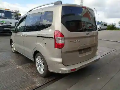 Veicolo di demolizione ford                                               tourneo courier (c4a)                                                                                                                                                                                                                                      titanium                                                                                                                                                                                                                                                   dell'anno 2015 alimentato 