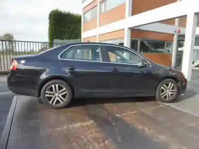 Scrapping Vehicle VOLKSWAGEN JETTA (1K2) 1.9 TDI of the year 2007 powered BXE