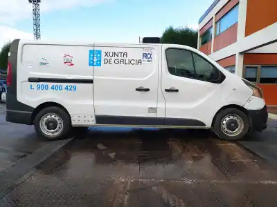 Sloopvoertuig renault                                            trafic furgón                                                                                                                                                                                                                                              l1h1 2.7t                                                                                                                                                                                                                                                  van het jaar 2015 aangedreven r9m d4