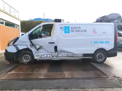 Sloopvoertuig renault                                            trafic furgón                                                                                                                                                                                                                                              l1h1 2.7t                                                                                                                                                                                                                                                  van het jaar 2015 aangedreven r9m d4