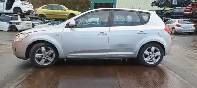 Vehicul casat kia cee´d active al anului 2007 alimentat d4fb