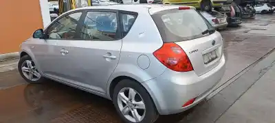 Vehicul casat kia cee´d active al anului 2007 alimentat d4fb